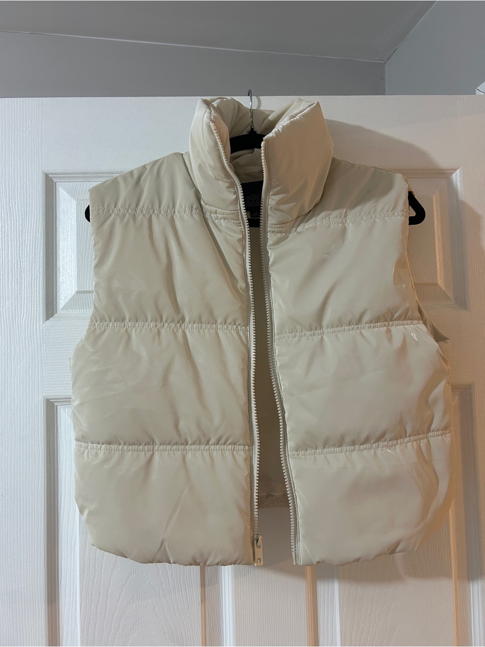 wild fable Ivory Quilted Vest with Dark Green Label